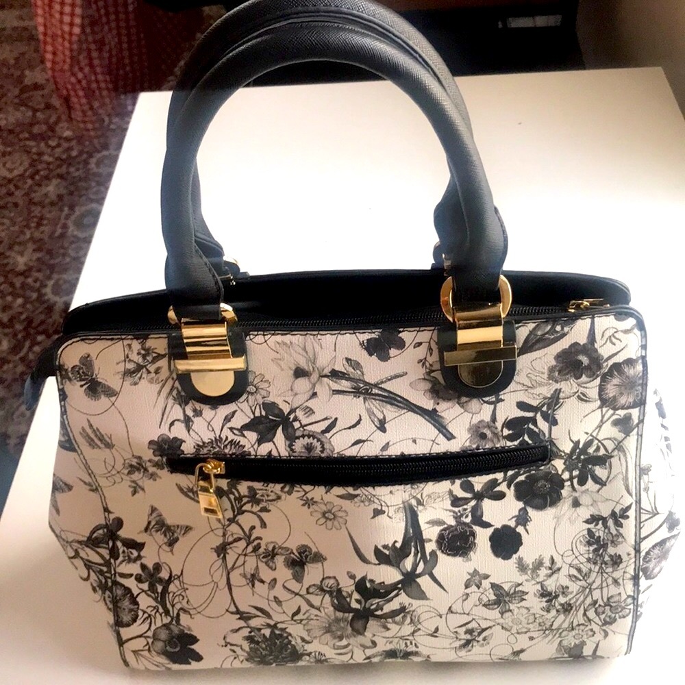 Black and white whimsical print purse.